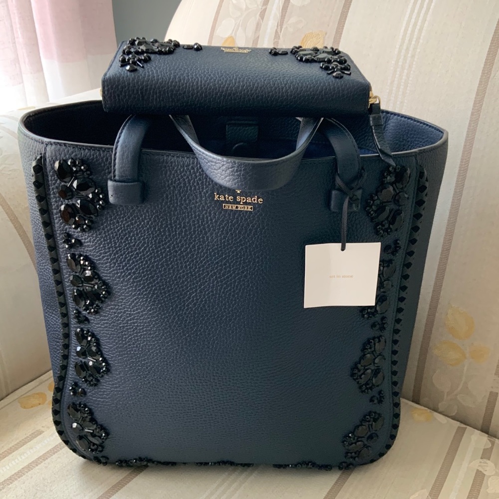 ♠️kate spade Lg Leather Tote w/ wallet♠️. EUC
